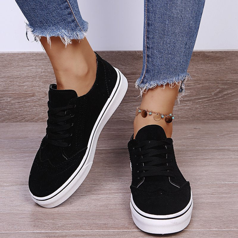 Lage Dames Vetersneakers – Modieus en Comfortabel