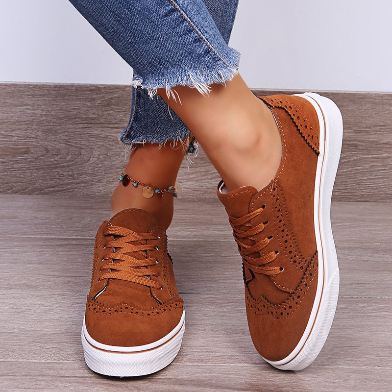 Lage Dames Vetersneakers – Modieus en Comfortabel